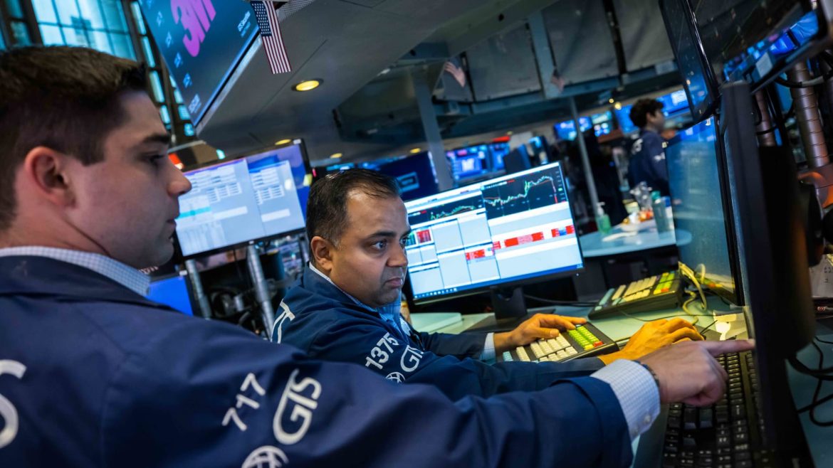 107259512-1687283761390-NYSE_Traders-OB-20230620-CC-PRESS-11.jpg